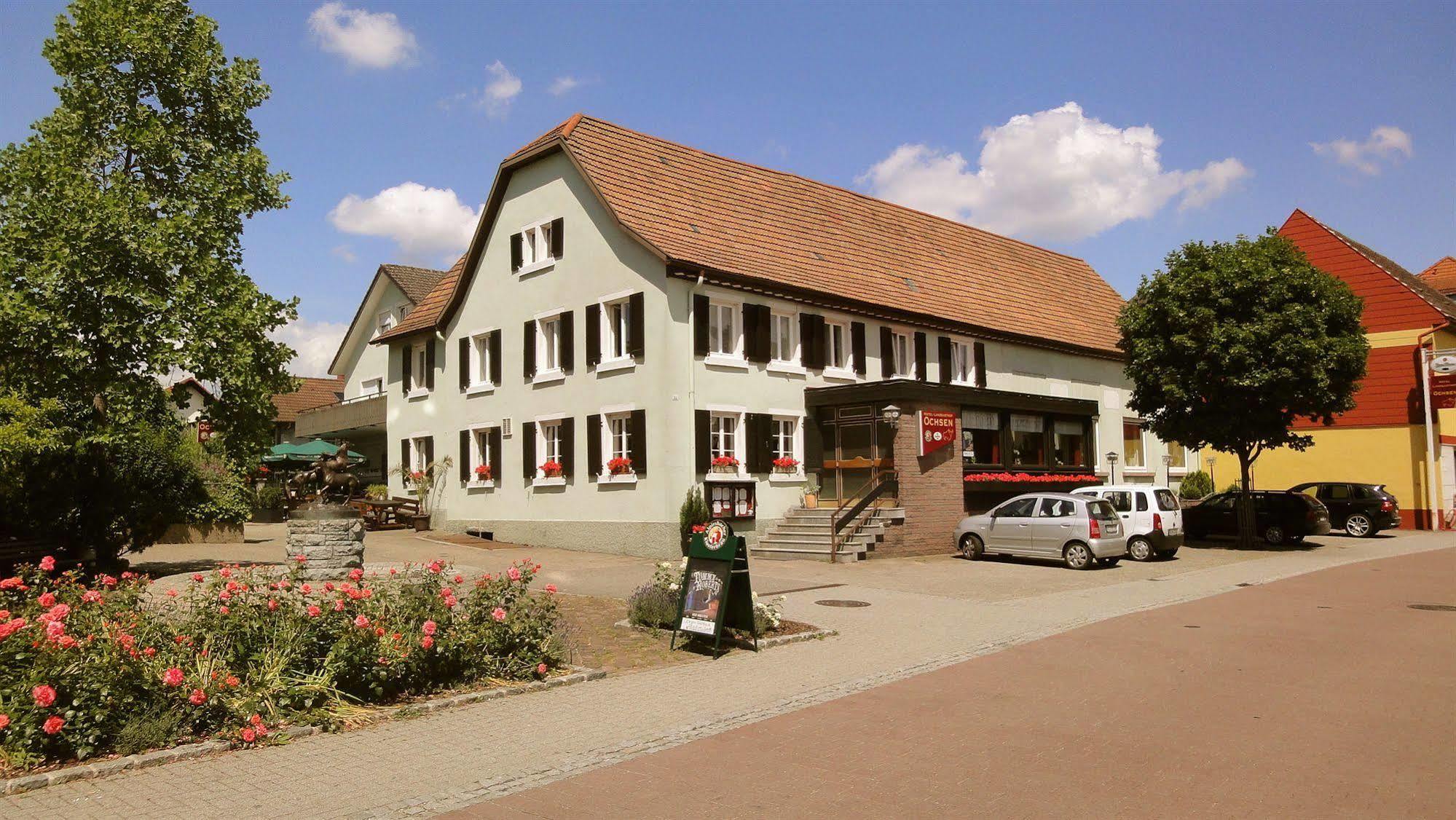 Landgasthof Ochsen Sinzheim Exterior foto